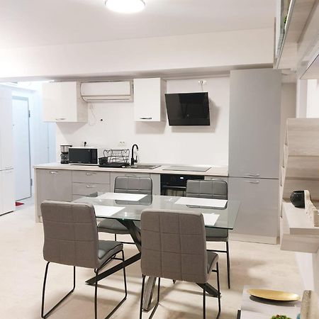 Seafront Papaya Apartment Năvodari Екстериор снимка